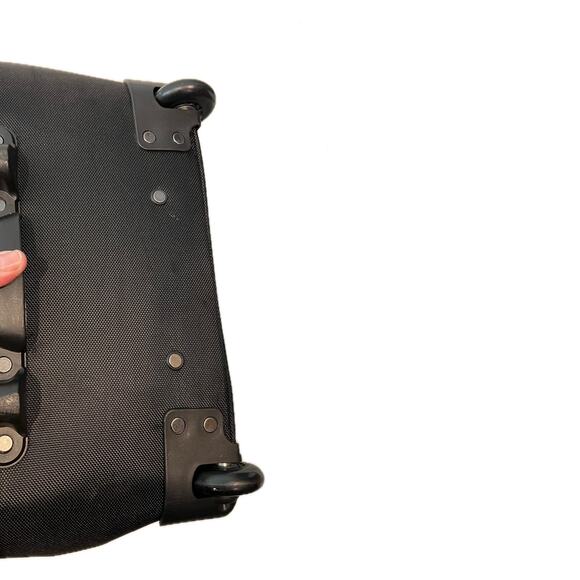 TPRC 15" Smart Under Seat CarryOn Luggage w USB Chrging Port - Picture 9 of 9